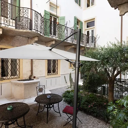 Palazzo Reggiani - Leonardo Da Vinci Apartman Verona
